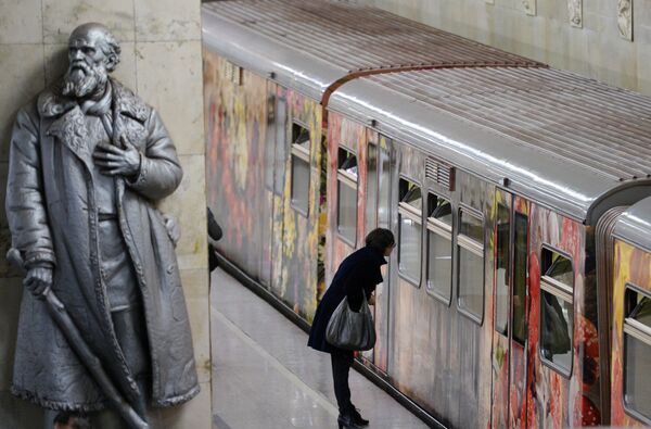 Le plus beau et le plus ponctuel au monde: le métro de Moscou fête ses 85 ans

 - Sputnik Afrique