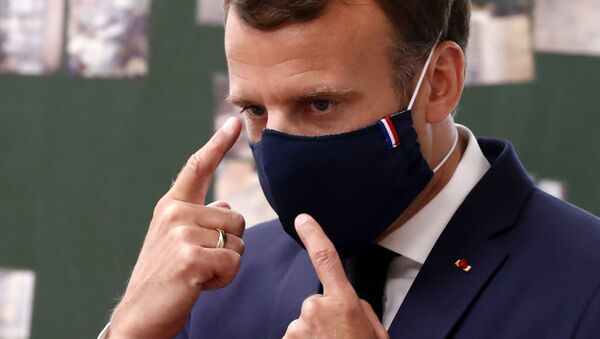Emmanuel Macron en visite dans une école de Poissy , 5 mai 2020 - Sputnik Afrique