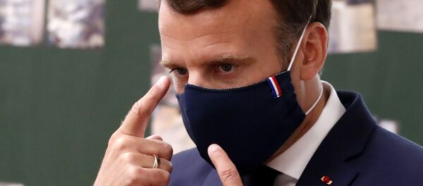 Emmanuel Macron en visite dans une école de Poissy , 5 mai 2020 - Sputnik Afrique