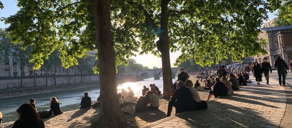 Paris lors de la cinquième journée de déconfinement, 15 mai 2020  - Sputnik Afrique