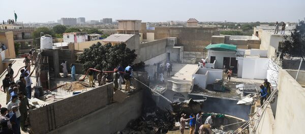Un avion de ligne de la compagnie Pakistan International Airlines s’est écrasé près de Karachi, 22 mai 2020 - Sputnik Afrique