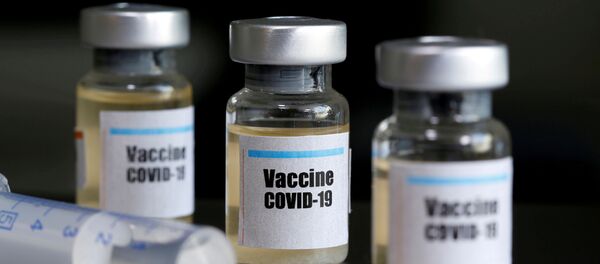 Des bocaux labellisés Vaccin anticoronavirus - Sputnik Afrique