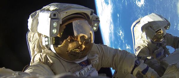 Cosmonautes russes Antov Skhaperove et Alexandr Misourkine  - Sputnik Afrique