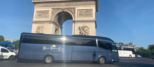 Les compagnies d’autocars franciliens ont organisé une action symbolique sur la place de l’Étoile le 25 mai Les compagnies d’autocars franciliens ont organisé une action symbolique sur la place de l’Étoile le 25 mai - Sputnik Afrique