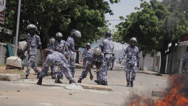Les forces de l'ordre togolaises en action, au cours d'une manifestation. - Sputnik Afrique