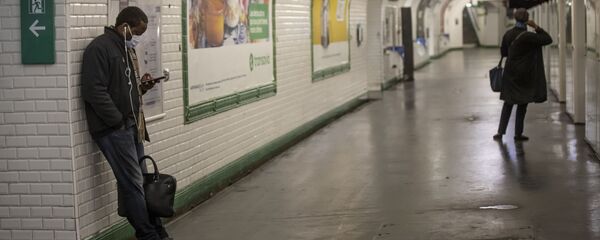 Le métro de Paris pendant la pandémie de Covid-19 (archive photo) Le métro de Paris pendant la pandémie de Covid-19 (archive photo) - Sputnik Afrique