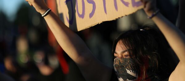 une manifestation en hommage à George Floyd, image d'illustration - Sputnik Afrique