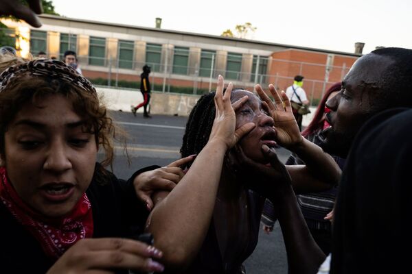 Entre émeutes et pillages: les images des manifestations de masse aux USA

 - Sputnik Afrique
