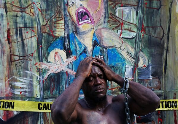 Entre émeutes et pillages: les images des manifestations de masse aux USA

 - Sputnik Afrique