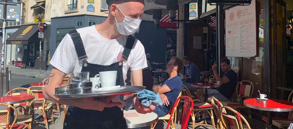 Paris rouvre ses terrasses de cafés et retrouve une peu de «l’art de vivre à la française» - Sputnik Afrique