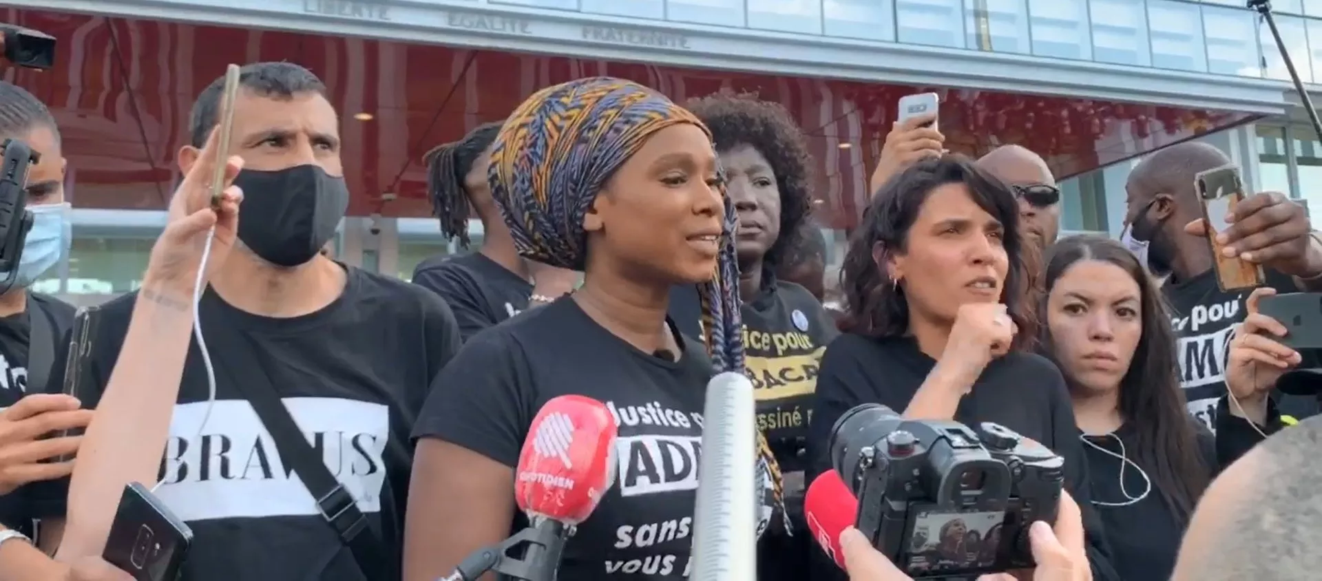 Assa Traoré lors de la manifestation Justice pour Adama Traoré, 2 juin 2020 - Sputnik Afrique, 1920, 18.09.2020