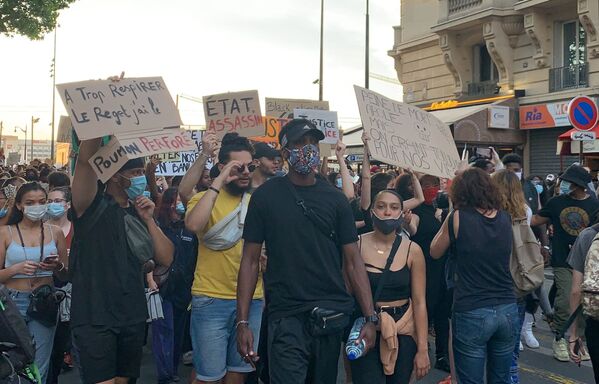 Manifestations à Paris contre les violences policières

 - Sputnik Afrique