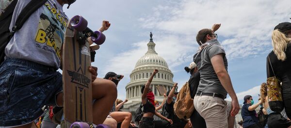 Manifestations aux USA après la mort de George Floyd - Sputnik Afrique
