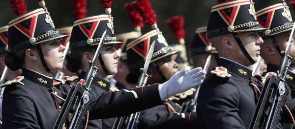 le défilé militaire du 14-Juillet, image d'archives le défilé militaire du 14-Juillet, image d'archives - Sputnik Afrique