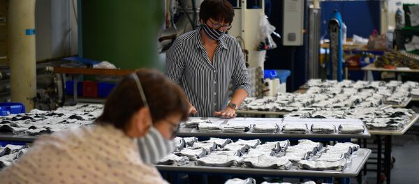 Une usine de masques en tissu réutilisables  - Sputnik Afrique