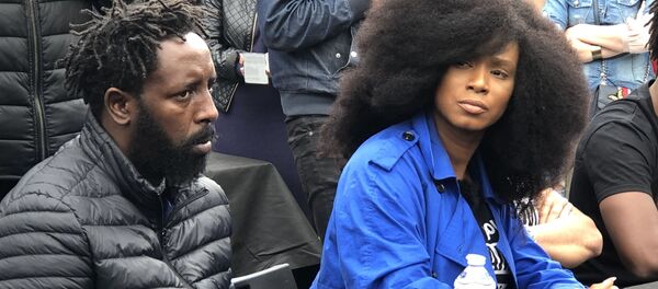 Assa Traoré lors d'une conférence de presse, 9 juin 2020 Assa Traoré lors d'une conférence de presse, 9 juin 2020 - Sputnik Afrique