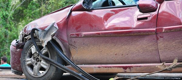 Une voiture endommagée dans un accident - Sputnik Afrique