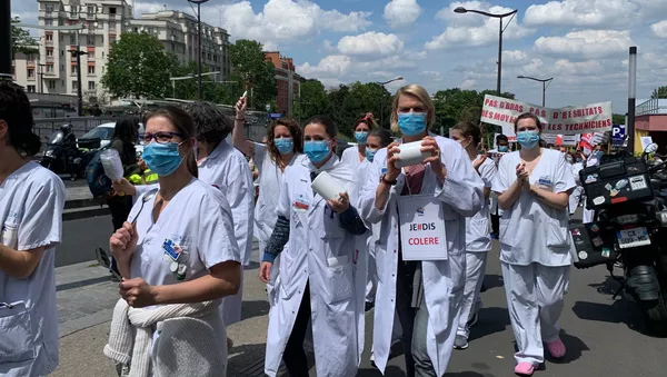 Action du personnel soignant à l’hôpital Robert-Debré, 11 juin 2020 - Sputnik Afrique