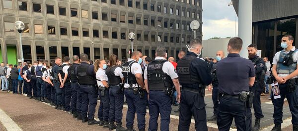 Action des policiers devant les commissariats, le 11 juin - Sputnik Afrique