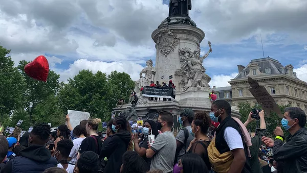 Une nouvelle journée de mobilisation contre le racisme à Paris, le 13 juin 2020 - Sputnik Afrique