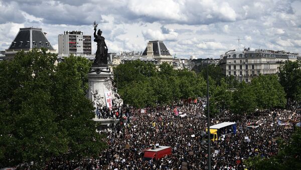 Nouvelle mobilisation contre le racisme et les violences policières à Paris, le 13 juin - Sputnik Afrique