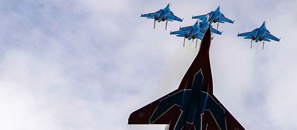 La répétition du défilé aérien de la Victoire en images

 - Sputnik Afrique