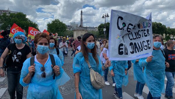 Grande manifestation des soignants après la crise du Covid-19 à Paris, 16 juin 2020 - Sputnik Afrique