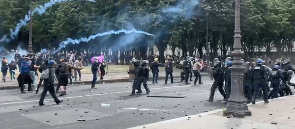 Débordements aux Invalides suite à la manifestation des soignants, 16 juin 2020 - Sputnik Afrique