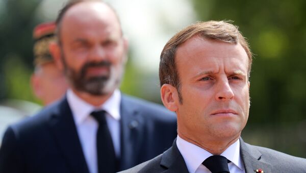 Emmanuel Macron et Édouard Philippe assistent aux commémorations des 80 ans de l'appel du 18 juin, le 18 juin 2020 - Sputnik Afrique