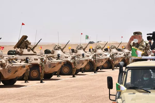 L'armée algérienne mène des manœuvres pas comme les autres - images L'armée algérienne mène des manœuvres pas comme les autres - images - Sputnik Afrique