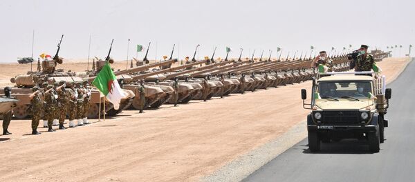 Exercices à tirs réels Bouclier 2020 à Oran - Sputnik Afrique