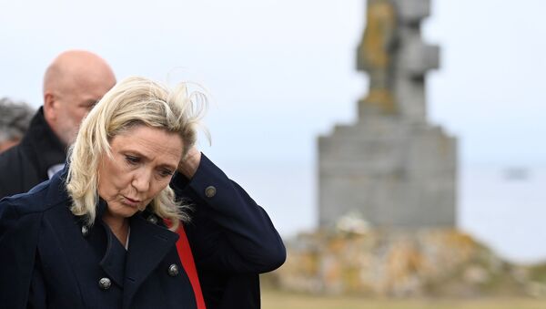 Marine Le Pen sur l'Ile-de-Sein - Sputnik Afrique