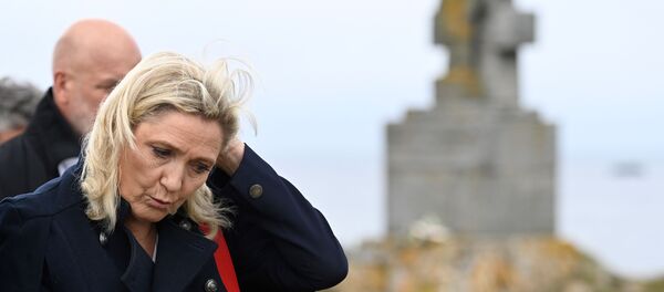 Marine Le Pen sur l'Ile-de-Sein - Sputnik Afrique