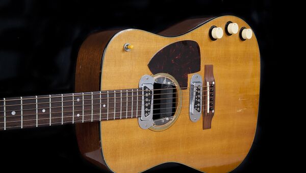 La guitare de Kurt Cobain vendue 6 millions de dollars - Sputnik Afrique