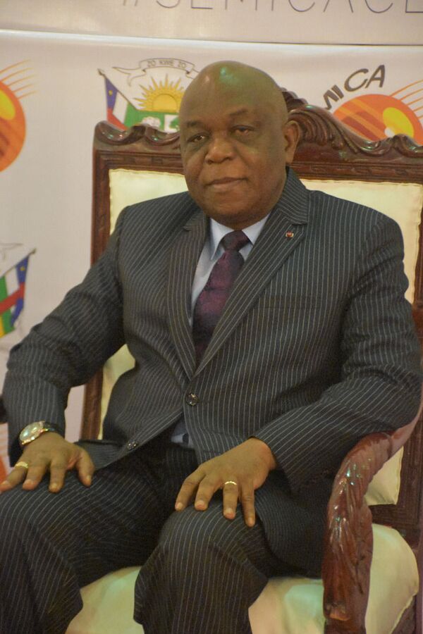 Le ministre centrafricain des Mines s’exprime sur un nouvel investisseur russe et la prospection pétrolière chinoise Le ministre centrafricain des Mines s’exprime sur un nouvel investisseur russe et la prospection pétrolière chinoise - Sputnik Afrique