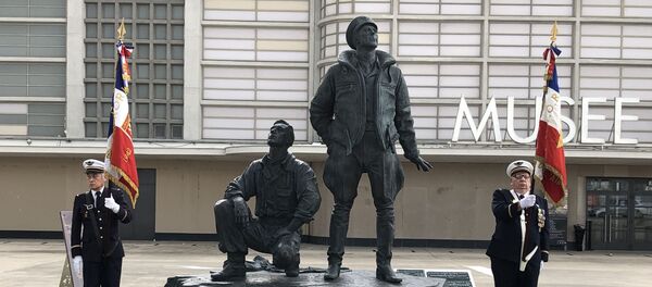 Une cérémonie pour marquer le 75eme anniversaire du retour de l’escadrille Normandie-Niemen en France Une cérémonie pour marquer le 75eme anniversaire du retour de l’escadrille Normandie-Niemen en France - Sputnik Afrique