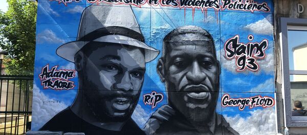 Une fresque Traoré/Floyd à Stains, 22 juin 2020 - Sputnik Afrique