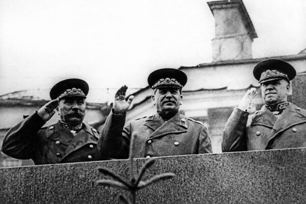 Joseph Staline lors du défilé de la Victoire sur la place Rouge, 24 juin 1945.  - Sputnik Afrique