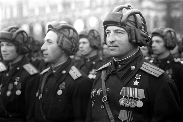 Participants au défilé de la Victoire sur la place Rouge, 24 juin 1945.  - Sputnik Afrique