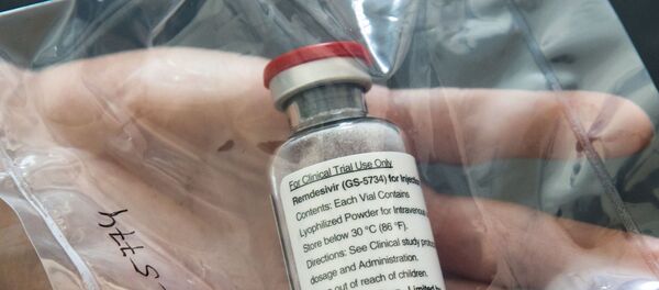 An ampule of remdesivir is pictured during a news conference at the University Hospital Eppendorf (UKE) in Hamburg, Germany, April 8, 2020, as the spread of coronavirus disease (COVID-19) continues. - Sputnik Afrique