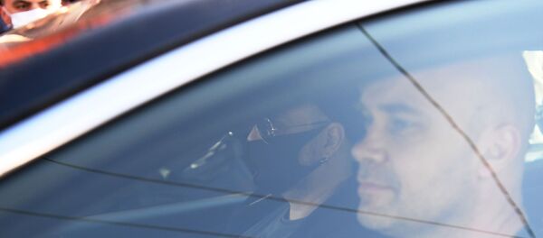 Kirill Serebrennikov à l'intérieur de la voiture près d'un tribunal de Moscou Kirill Serebrennikov à l'intérieur de la voiture près d'un tribunal de Moscou - Sputnik Afrique