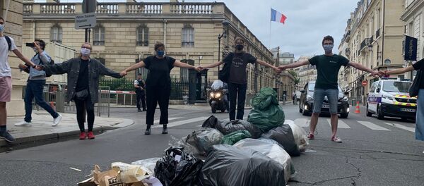 Une «manif surprise» de Youth for Climate pour une «démocratie sans filtre» à Paris - Sputnik Afrique