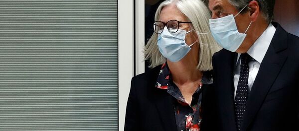 François Fillon et sa femme - Sputnik Afrique