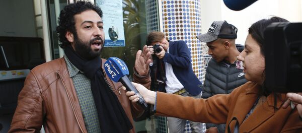 Le journaliste Omar Radi, après son audition au tribunal de Casablanca le 5 mars 2020 - Sputnik Afrique