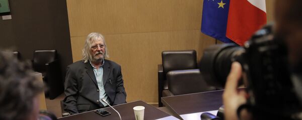 le Pr Raoult le Pr Raoult - Sputnik Afrique