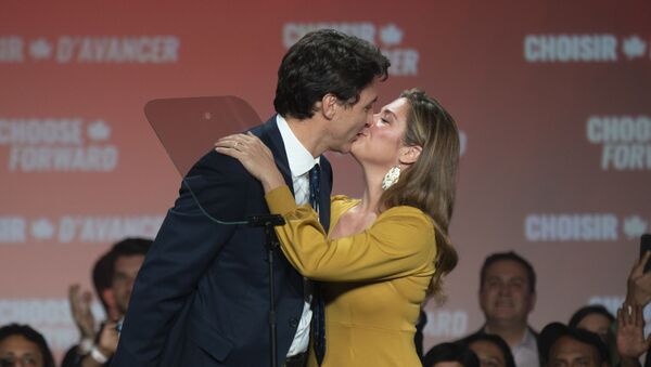 Justin Trudeau et sa femme Sophie Grégoire Trudeau, 21 octobre 2019 (image d'illustration) - Sputnik Afrique