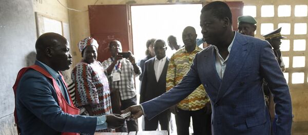 Le Président togolais Faure Gnassingbé vote pour sa réélection le 22 février 2020. - Sputnik Afrique