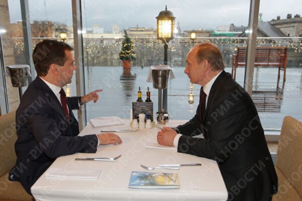 Medvedev et Poutine à Saint-Pétersbourg - Sputnik Afrique