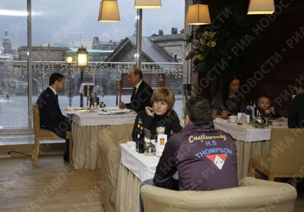 Medvedev et Poutine à Saint-Pétersbourg - Sputnik Afrique