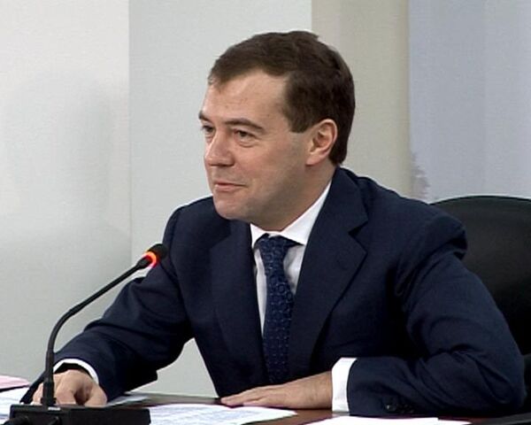 Dmitri Medvedev baptise le nouveau supercalculateur russe  - Sputnik Afrique